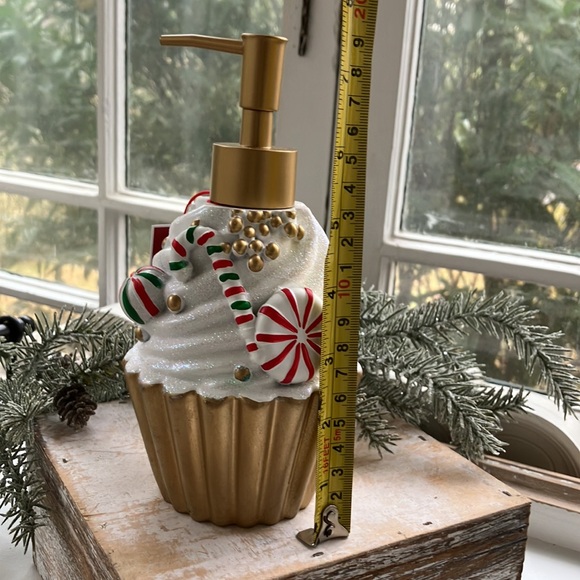 YUMMY Cupcake Lotion Pump Dispenser - Picture 5 of 5